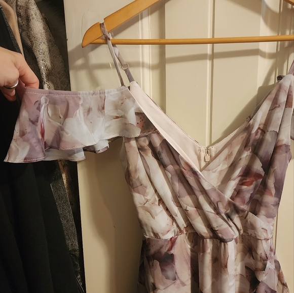 LE Chateau dress, size small, floral - Picture 4 of 6